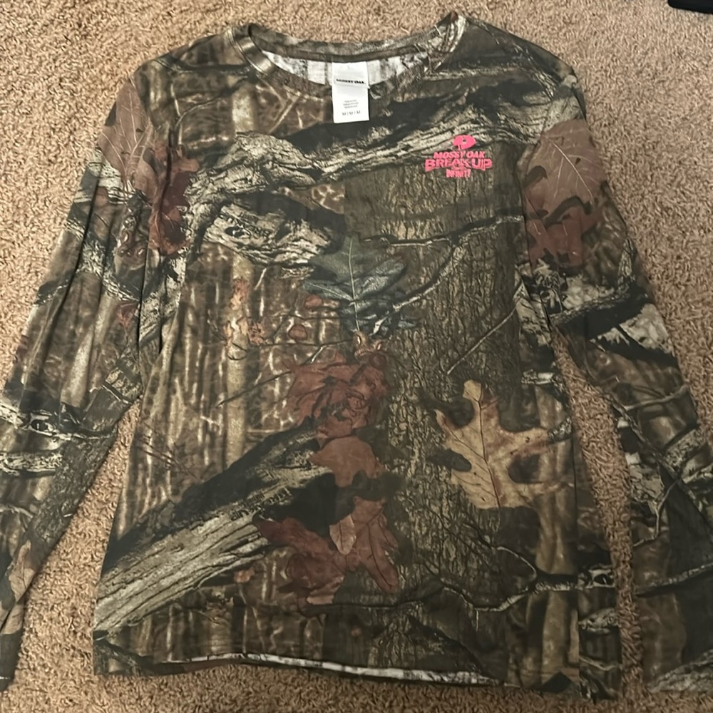 Mossy oak Camo long sleeve shirt. Like new. Worn once or twice